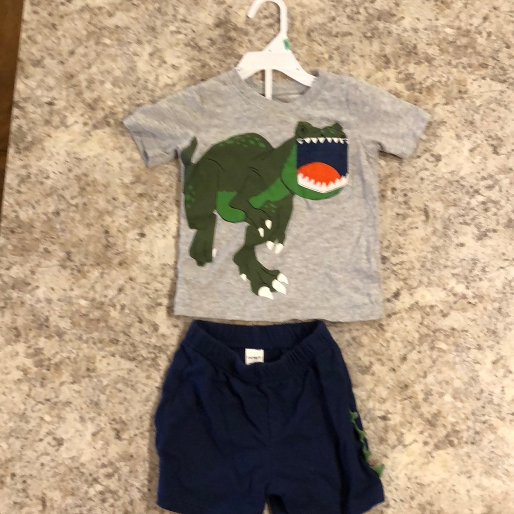 EUC Carter’s 2 piece shorts outfit. 18 months Dinosaur